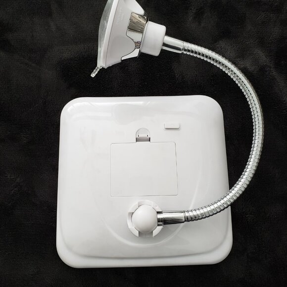 (NIB) SunplusTrade Makeup Mirror with LED Lights and Magnification - Picture 4 of 6